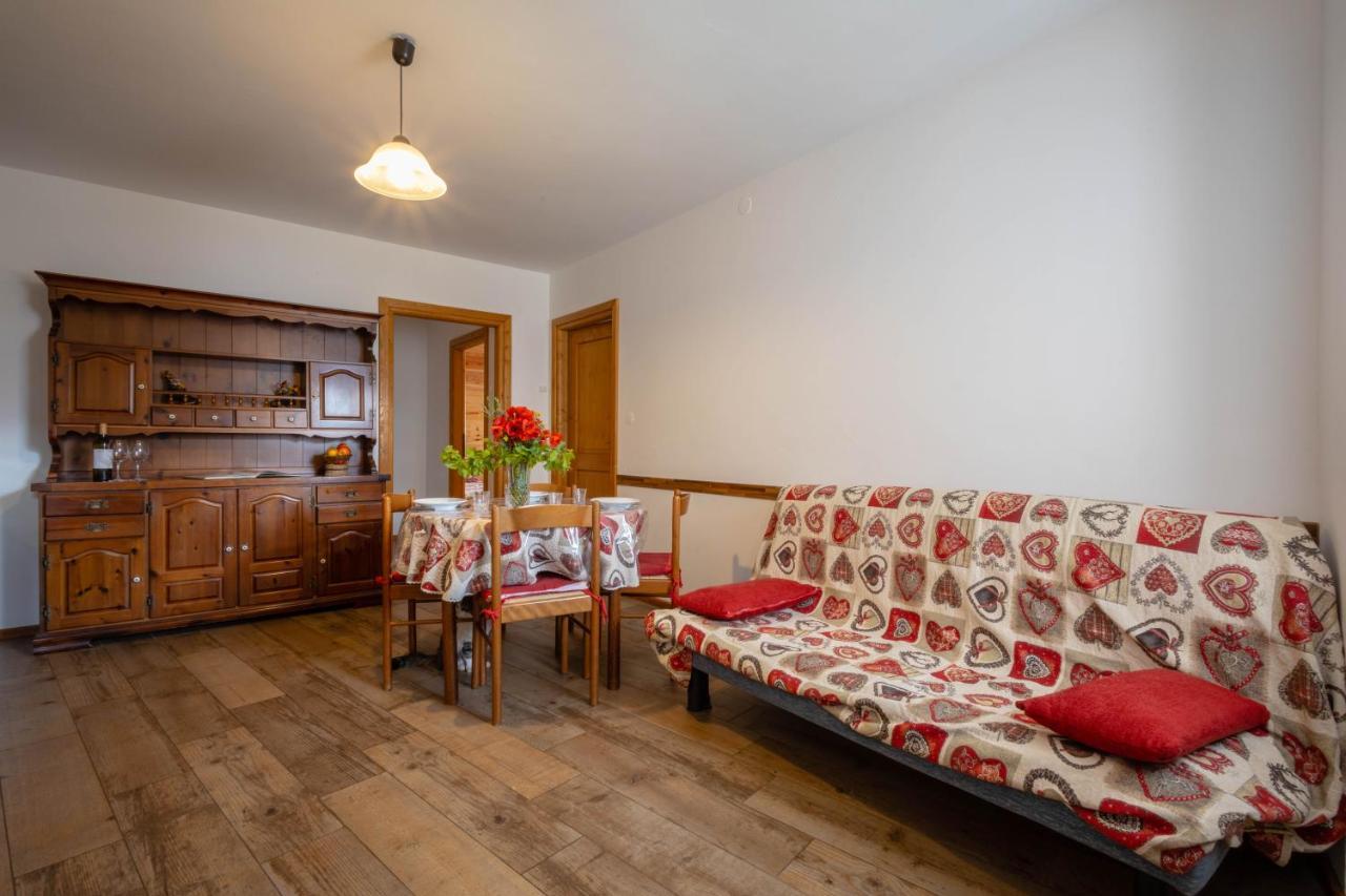 Le Vieux Noyer - Appartamenti Al Verde Villaggio Di Rumiod Сен-Пьер Экстерьер фото