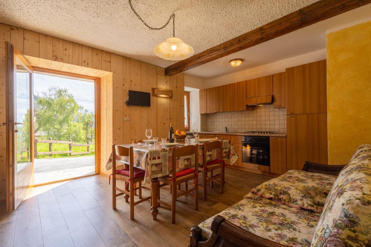 Le Vieux Noyer - Appartamenti Al Verde Villaggio Di Rumiod Сен-Пьер Экстерьер фото