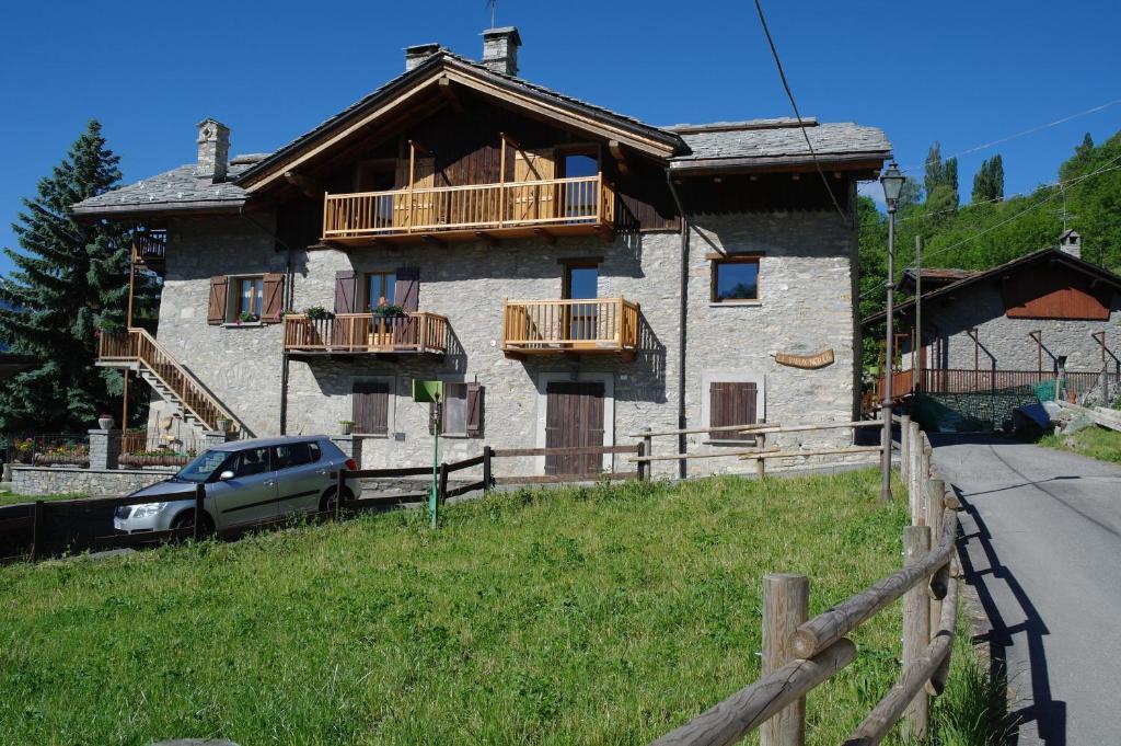 Le Vieux Noyer - Appartamenti Al Verde Villaggio Di Rumiod Сен-Пьер Экстерьер фото